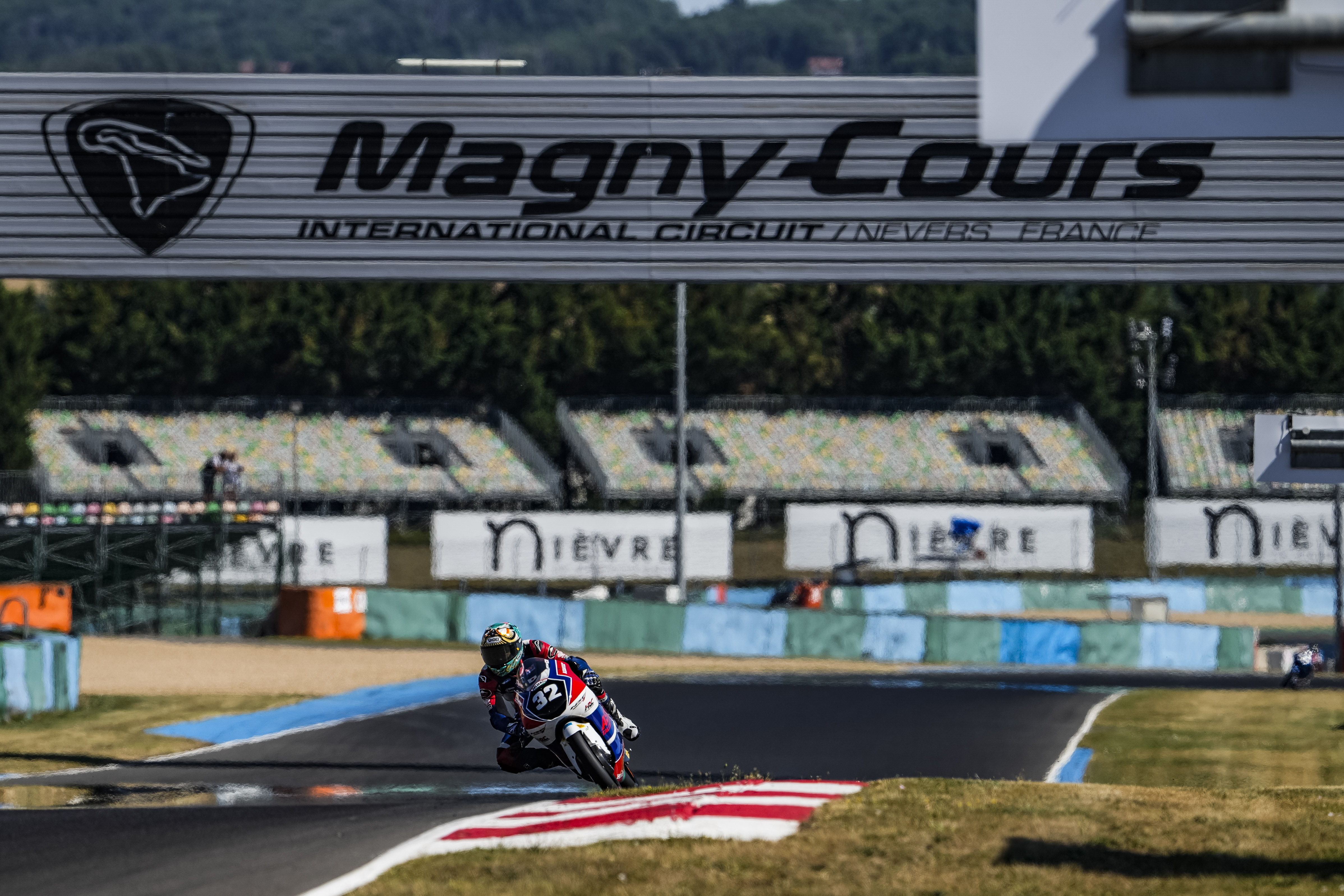 ROUND 3 Magny-Cours