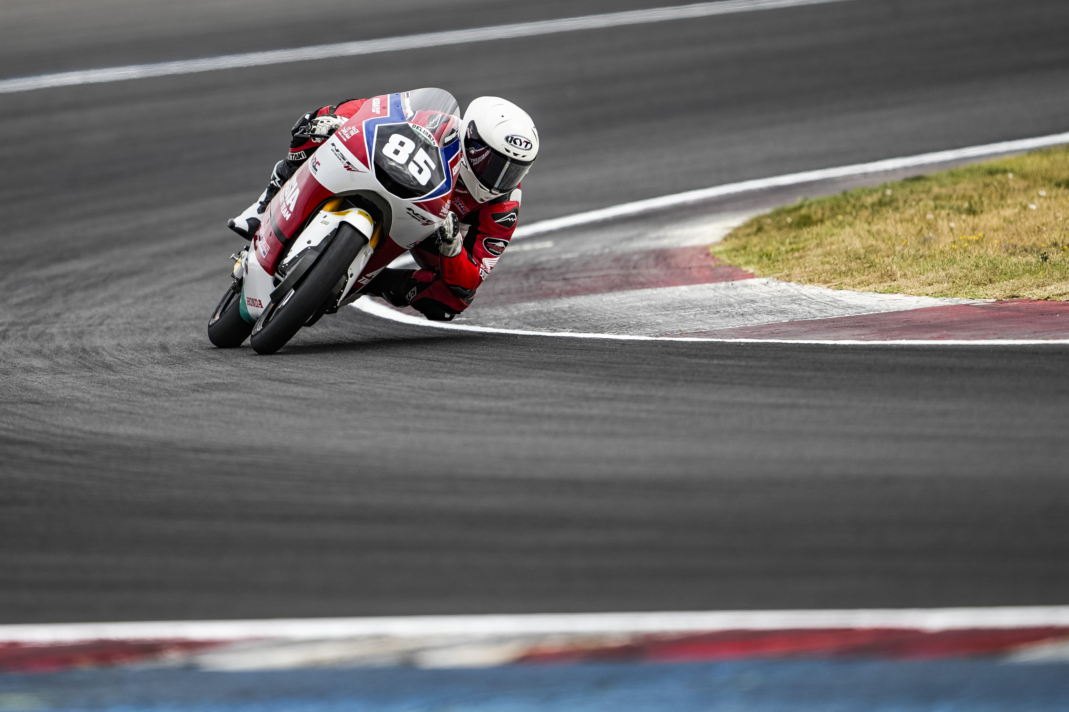 ROUND 3 Magny-Cours